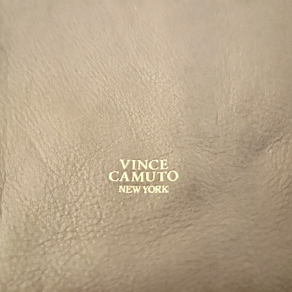 😍🌻 Vince Camuto New York Grey Leather Crossbody Bag - Picture 7 of 14